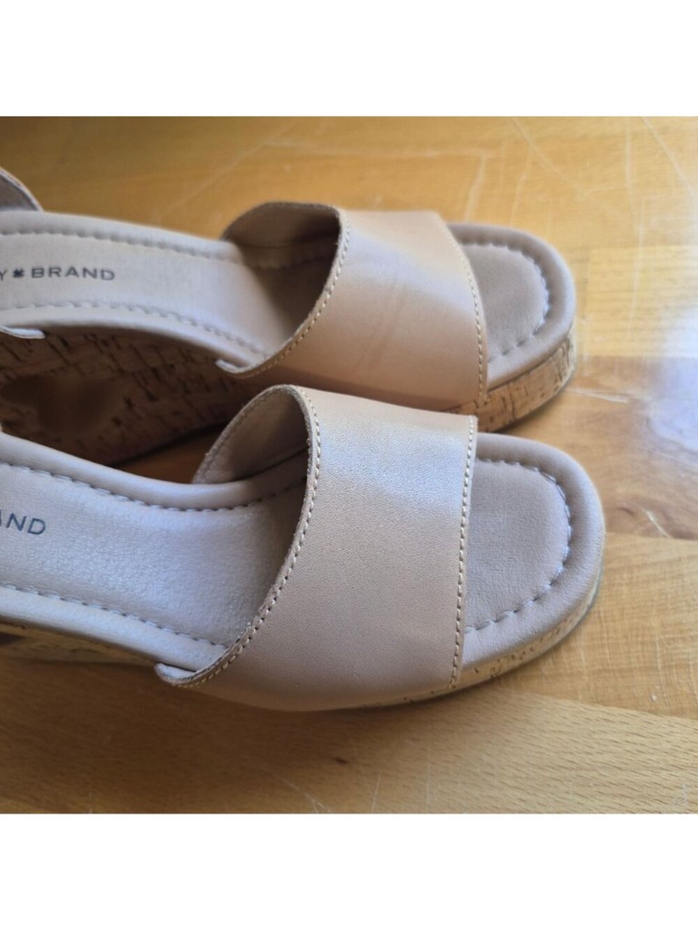 Lucky Brand Tan Wedge Sandals With Cork Heel & Ankle Strap Buckle Closure Size 6 - Picture 8 of 9